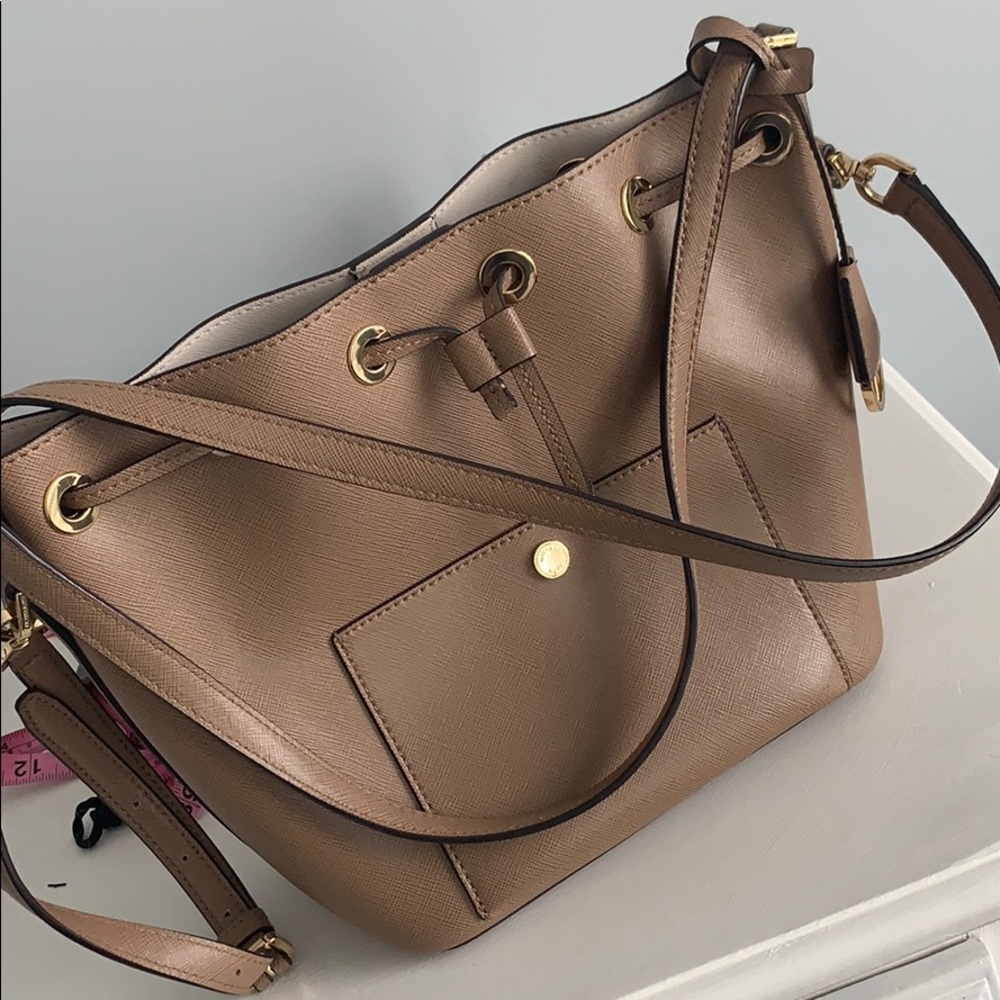 Michael kors bucket bag